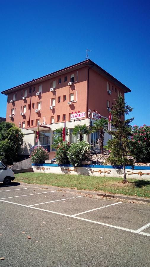 Hotel Parigi Castel San Pietro Terme Bagian luar foto
