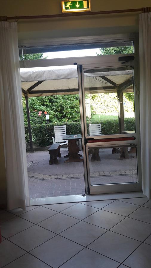 Hotel Parigi Castel San Pietro Terme Bagian luar foto