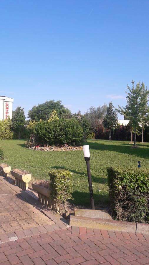 Hotel Parigi Castel San Pietro Terme Bagian luar foto