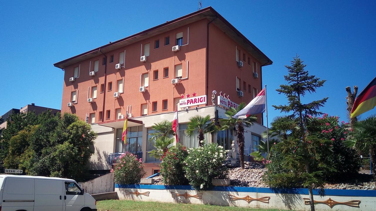 Hotel Parigi Castel San Pietro Terme Bagian luar foto