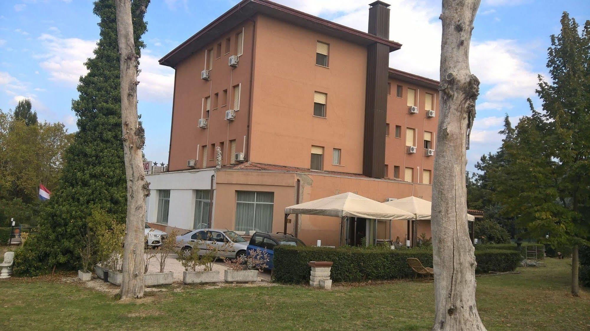 Hotel Parigi Castel San Pietro Terme Bagian luar foto