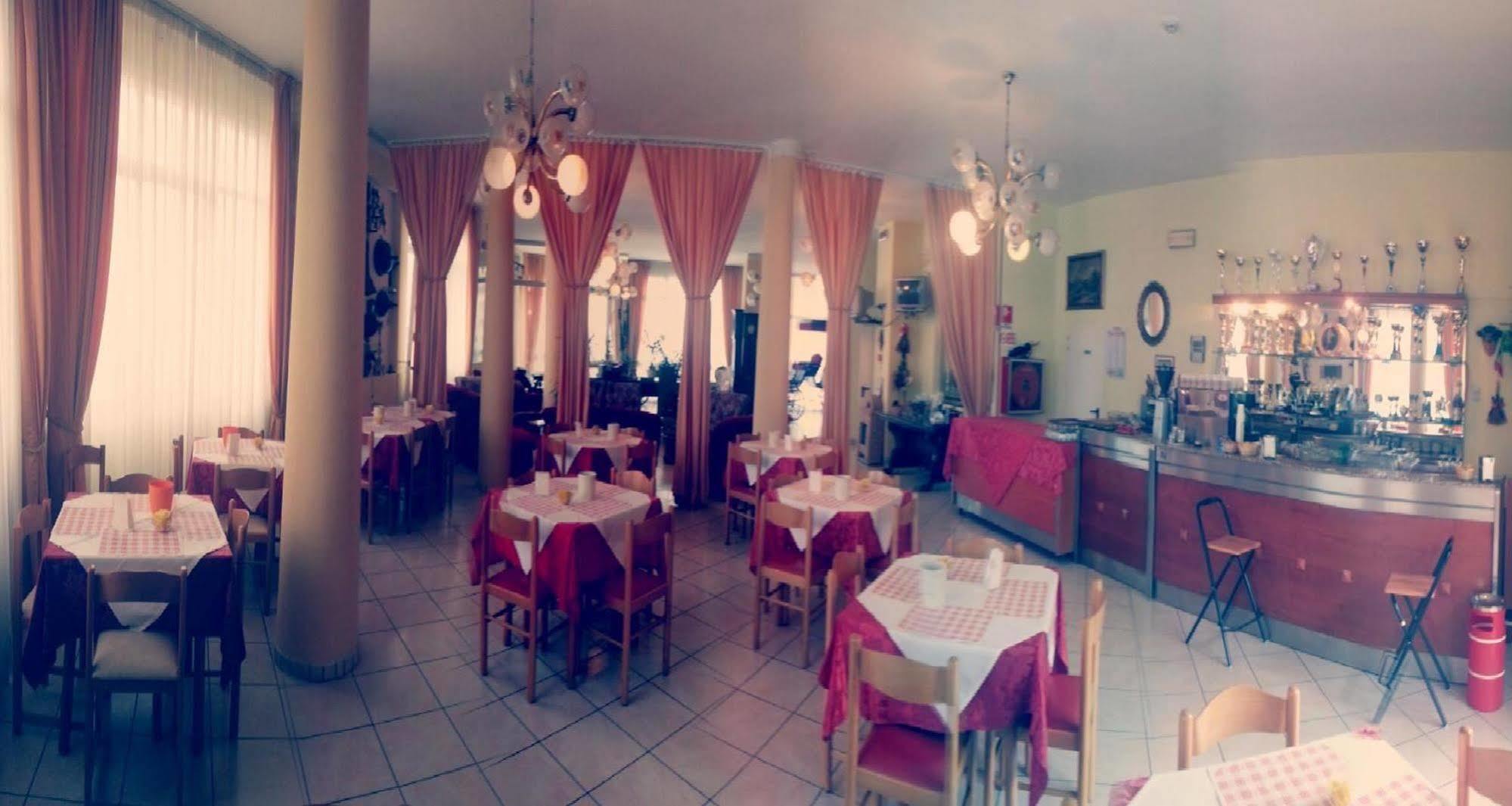 Hotel Parigi Castel San Pietro Terme Bagian luar foto